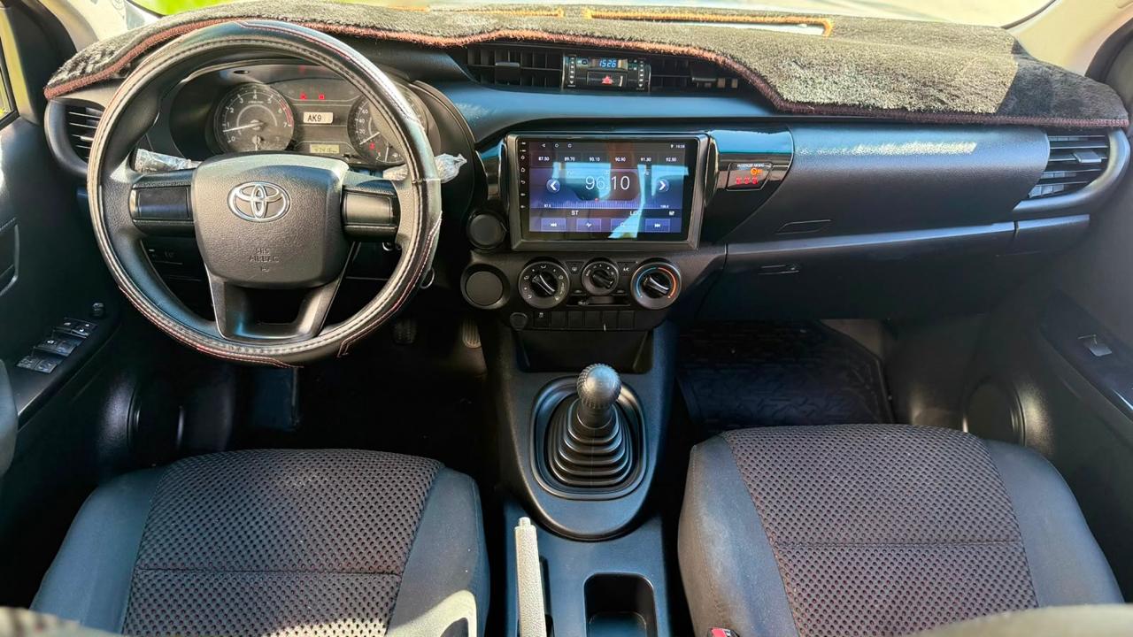 Toyota Hilux 2022 - Vista 5